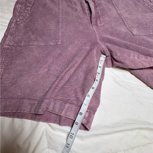 Kut from the Kloth Women’s 24W Mauve Flat Front Denim Shorts - Picture 9 of 16